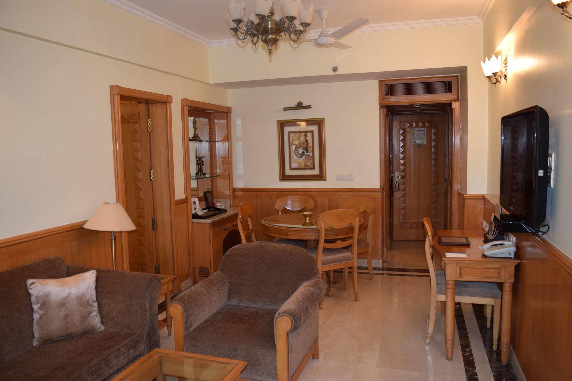 होटल Jaypee Siddharth 5*